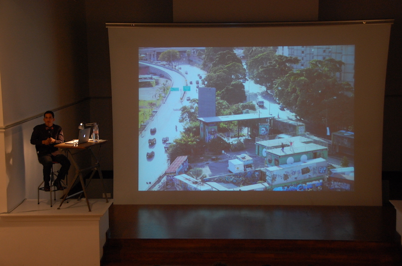 DSC_0891 Arquitecto Alejandro Haiek en el Bolívar Hall de Londres: La arquitectura como instrumento del empoderamiento social